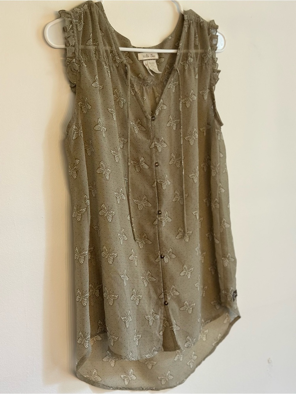 Matilda Jane Medium Butterfly Print Ruffle Sleeveless Button Front Blouse